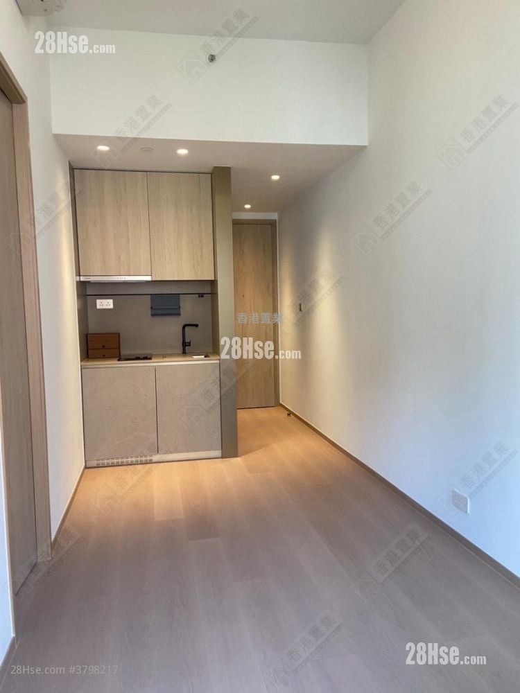 101 Kings Road 租盘 1 房 , 1 浴室 310 平方尺