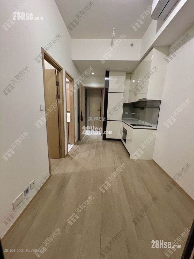 living room: Nexus Grand Sell 1 Bedroom , 1 Bathroom 287 ft²