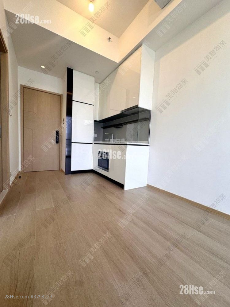 living room: Nexus Grand Sell 1 Bedroom , 1 Bathroom 287 ft²