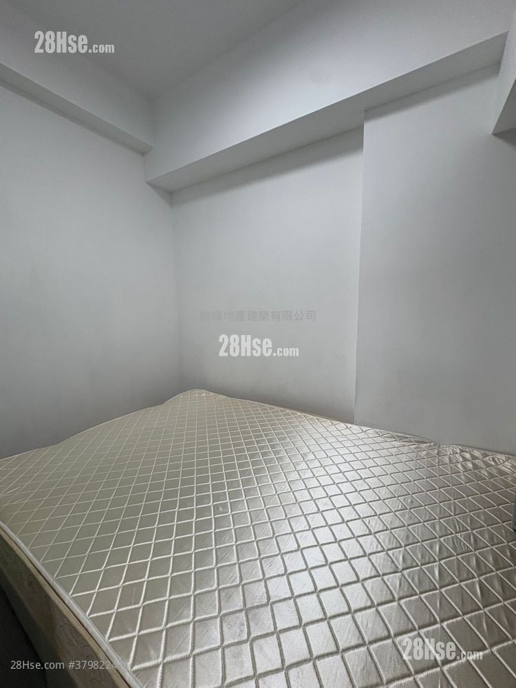 Kim Tak Building Rental 1 Bedroom 150 ft²