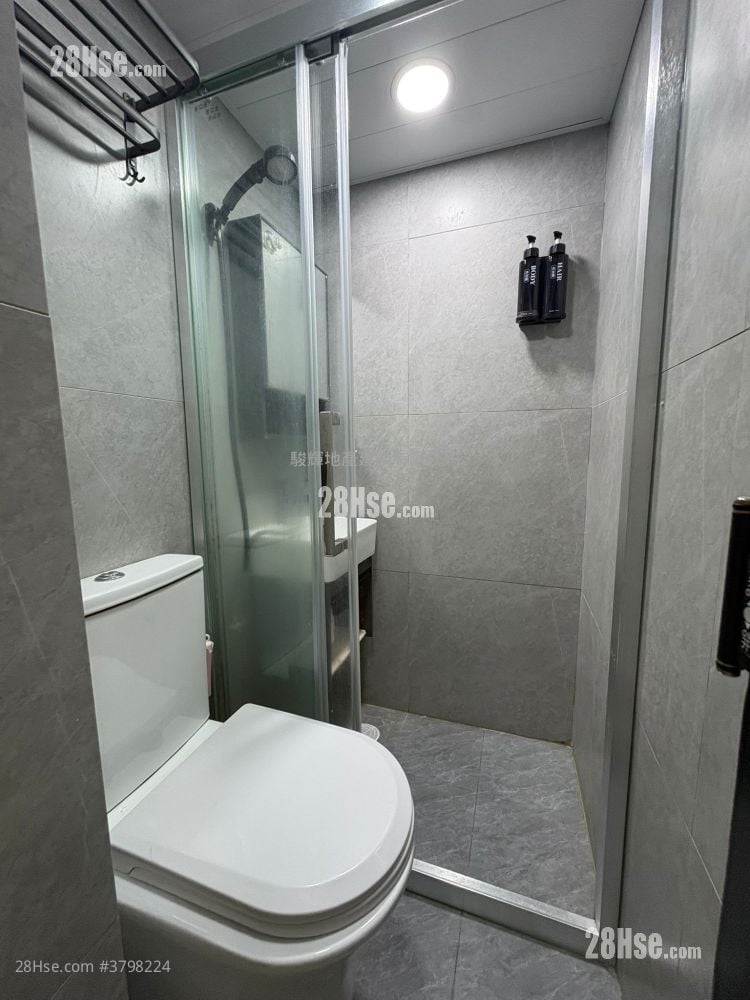 Kim Tak Building Rental 1 Bedroom 150 ft²