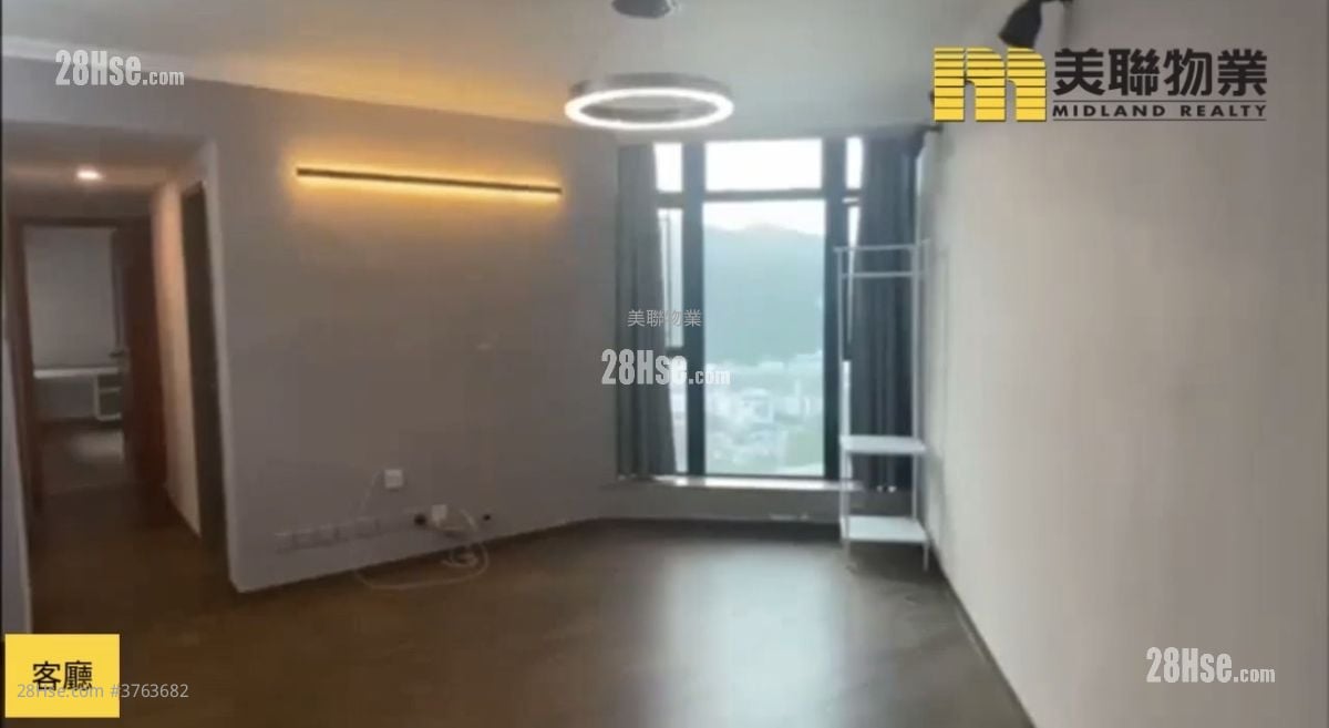 Nan Fung Plaza Sell 3 Bedrooms , 2 Bathrooms 691 ft²