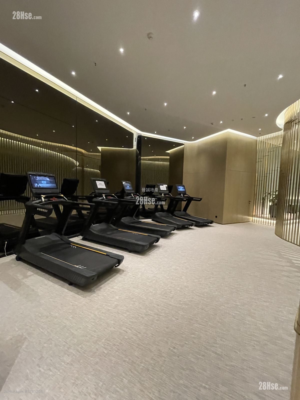 Oma Oma Sell 2 Bedrooms , 1 Bathroom 455 ft²