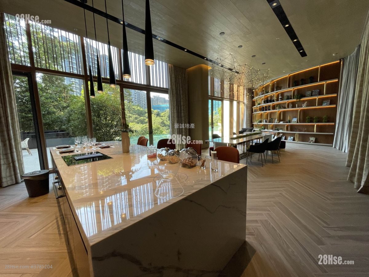 Oma Oma Sell 2 Bedrooms , 1 Bathroom 455 ft²