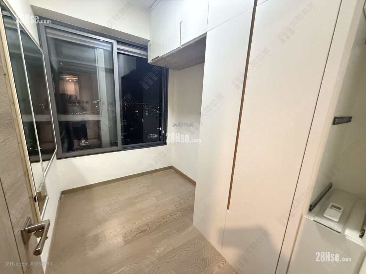 Aurora Rental 3 Bedrooms , 2 Bathrooms 644 ft²