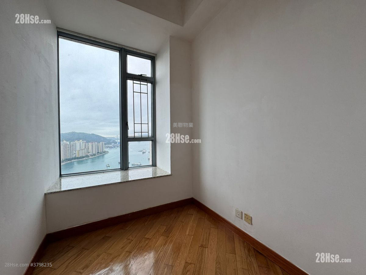 The Dynasty Rental 3 Bedrooms , 2 Bathrooms 728 ft²