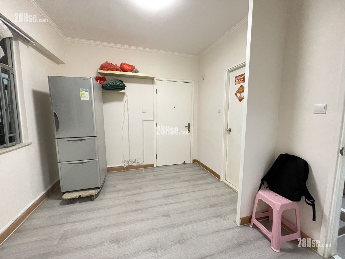 厅: 荣华大厦 租盘 2 房 , 1 浴室 320 平方尺