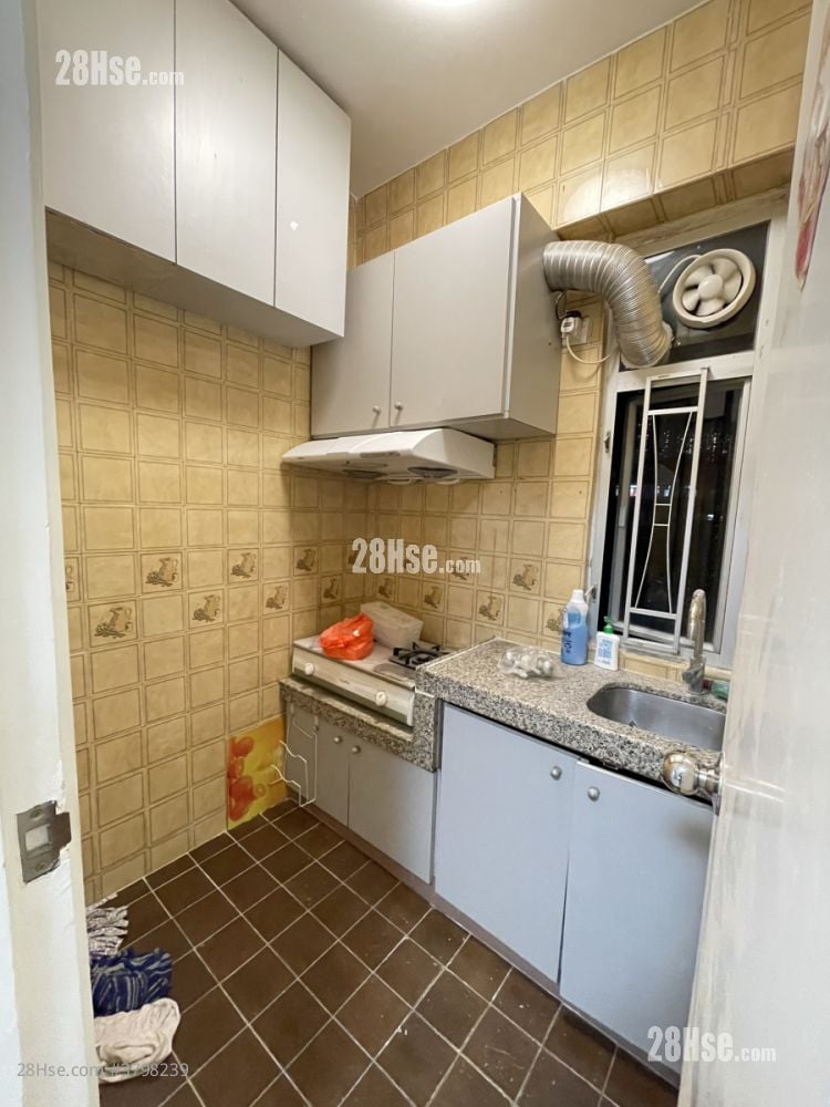 厨房: 荣华大厦 租盘 2 房 , 1 浴室 320 平方尺