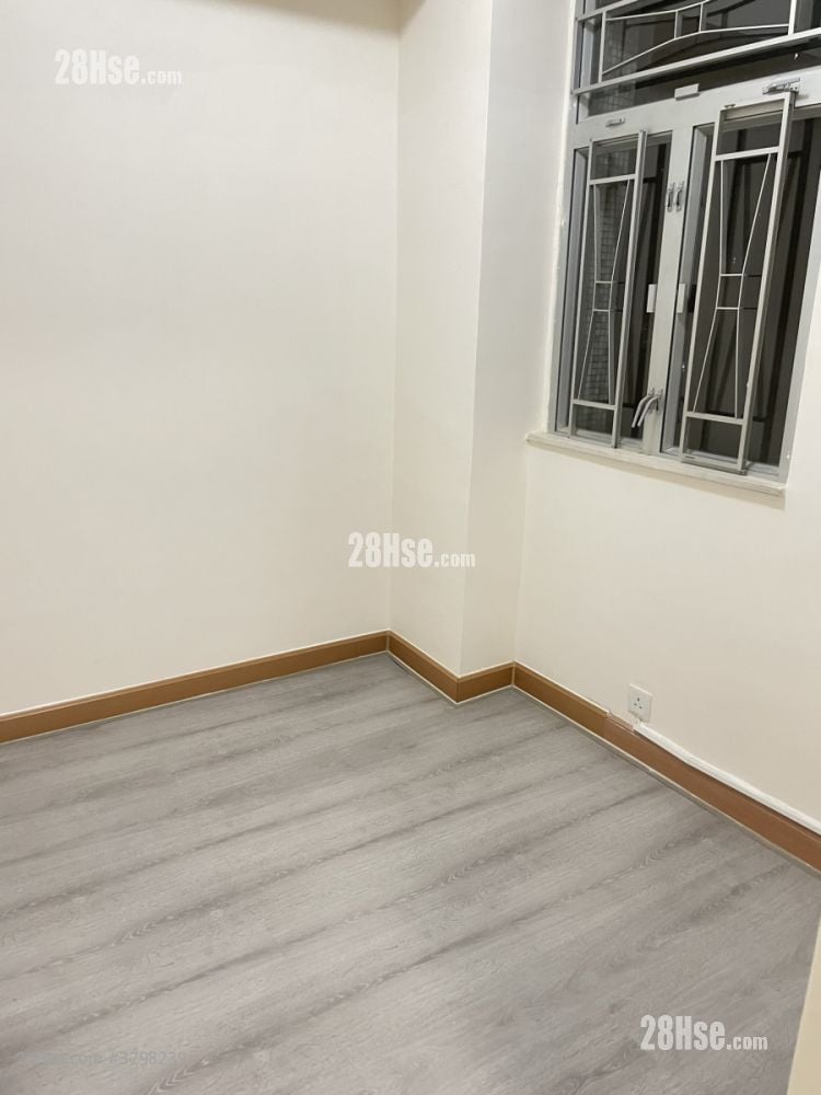 睡房 2: 荣华大厦 租盘 2 房 , 1 浴室 320 平方尺