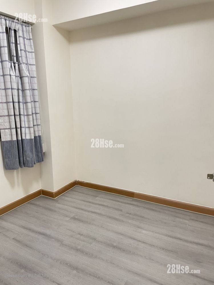 睡房 1: 荣华大厦 租盘 2 房 , 1 浴室 320 平方尺