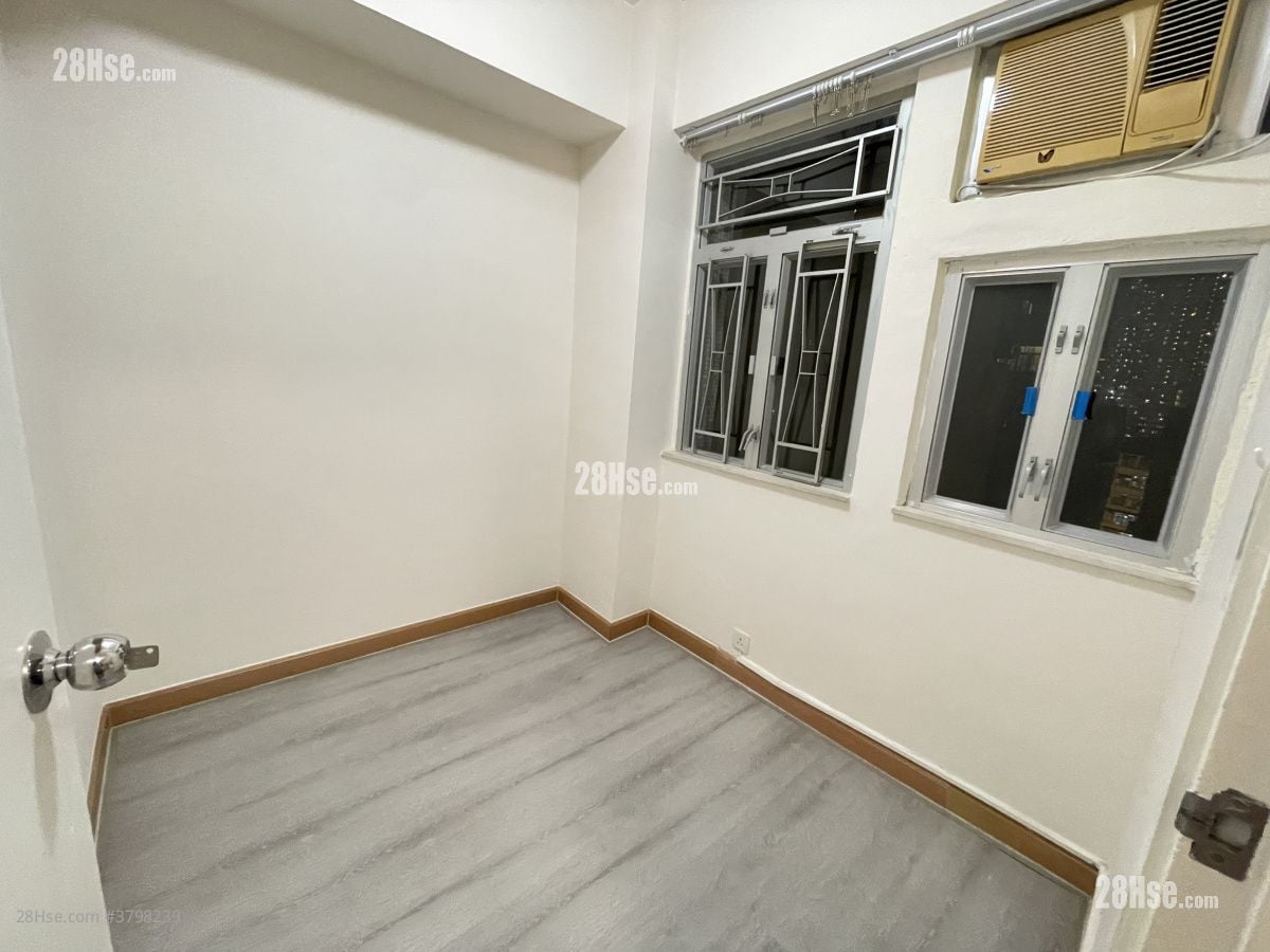 睡房 2: 荣华大厦 租盘 2 房 , 1 浴室 320 平方尺