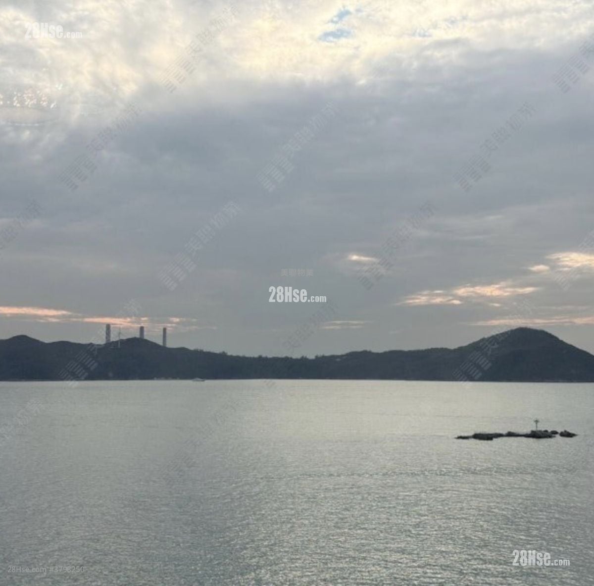 South Horizons Sell 3 Bedrooms 886 ft²