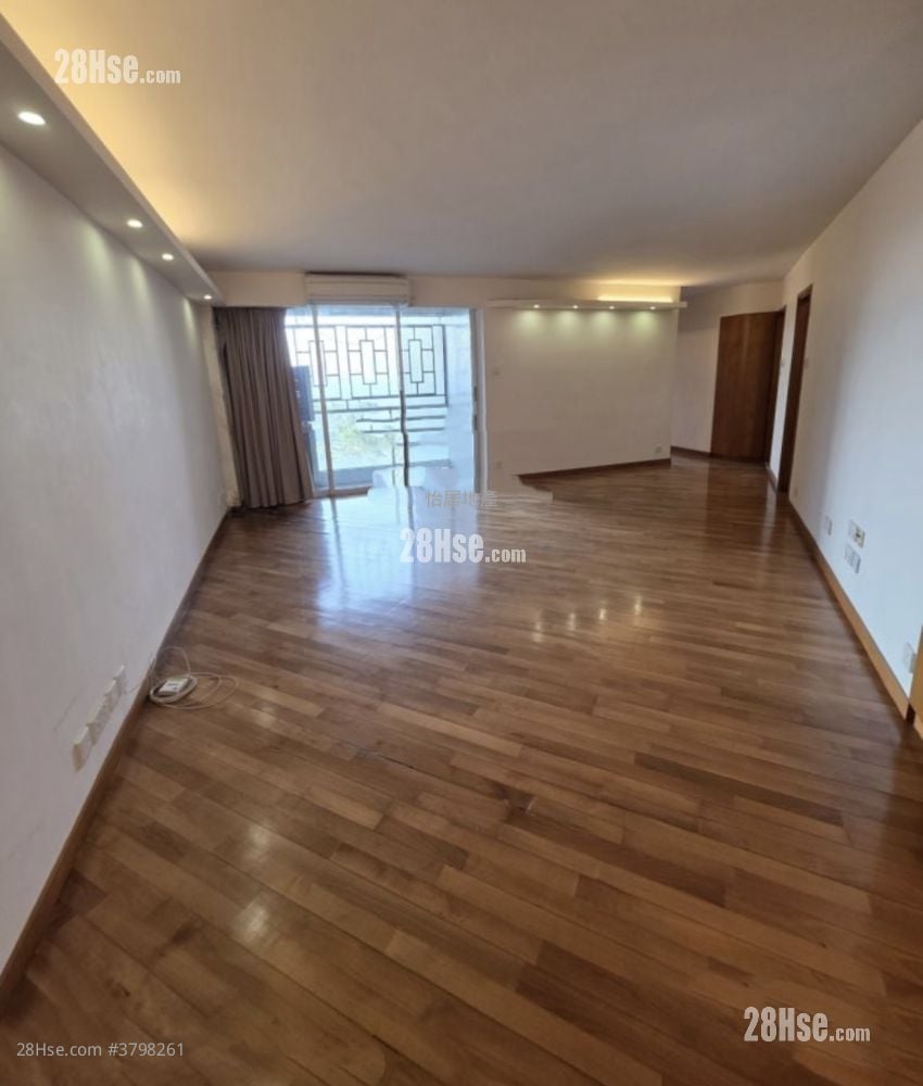 太古城 售盘 4 房 , 2 浴室 1,114 平方尺