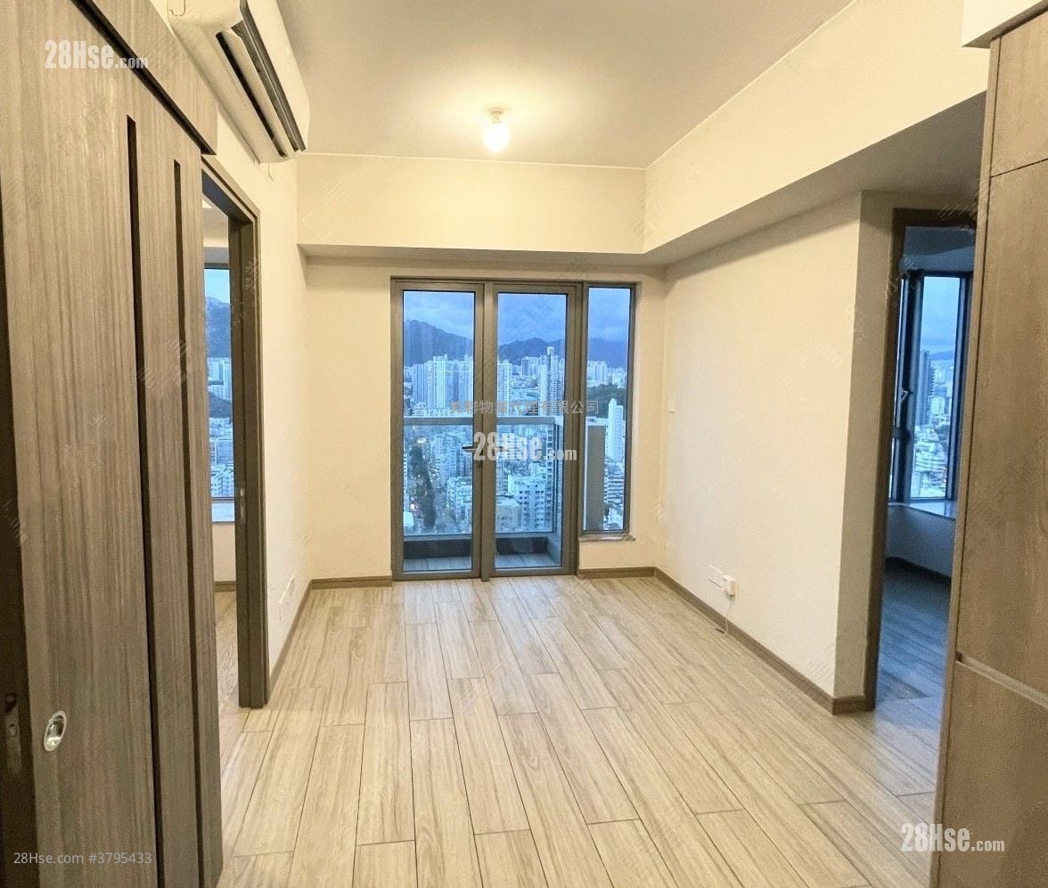 Park One Sell 3 Bedrooms , 1 Bathroom 418 ft²