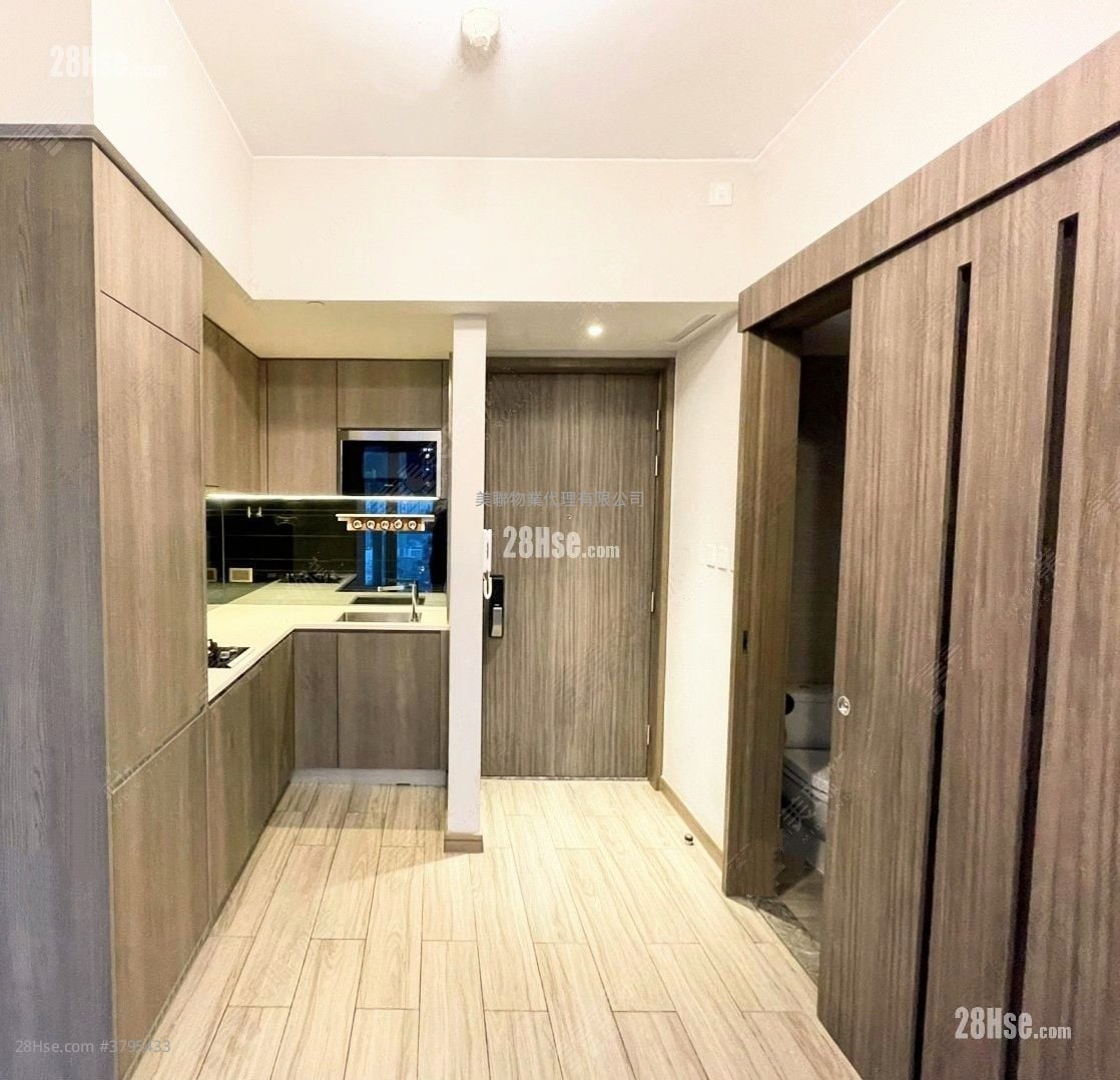 Park One Sell 3 Bedrooms , 1 Bathroom 418 ft²