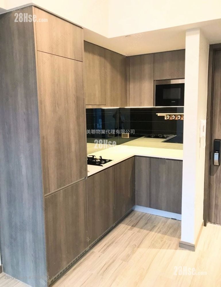 Park One Sell 3 Bedrooms , 1 Bathroom 418 ft²