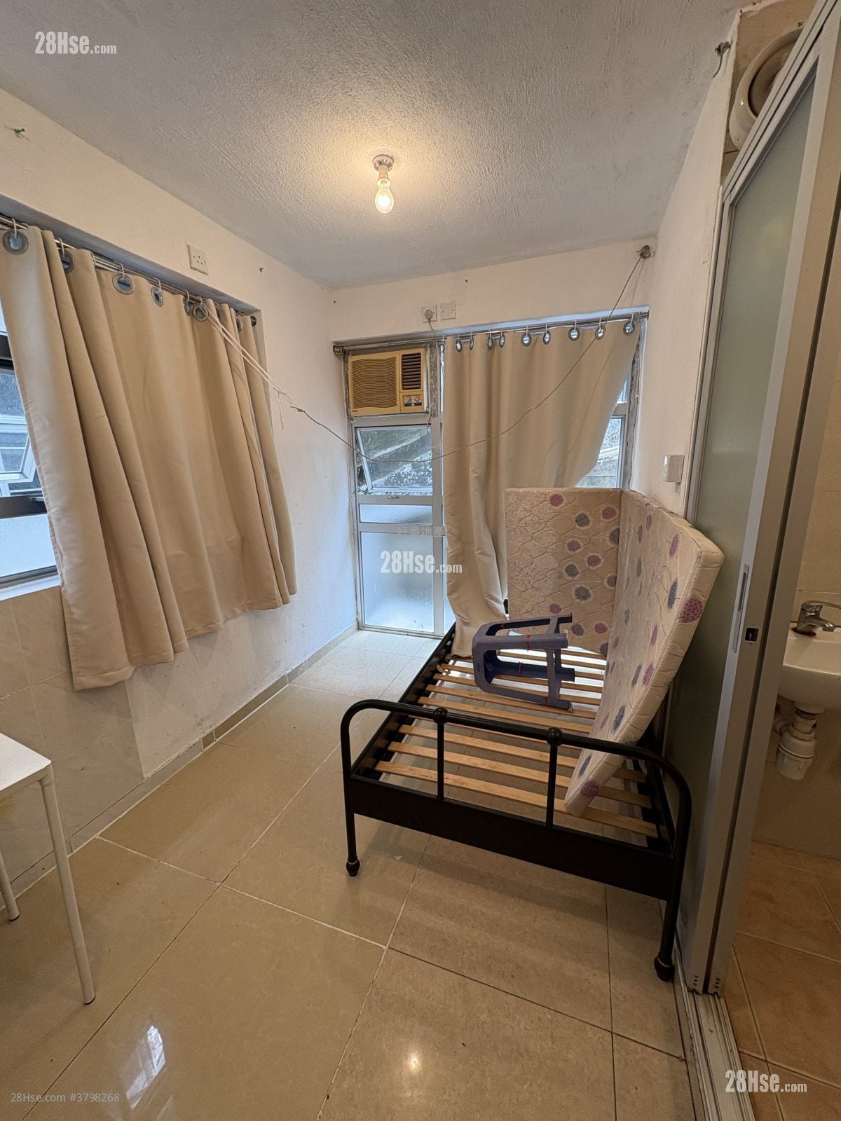 Village Rental Studio , 1 Bathroom
