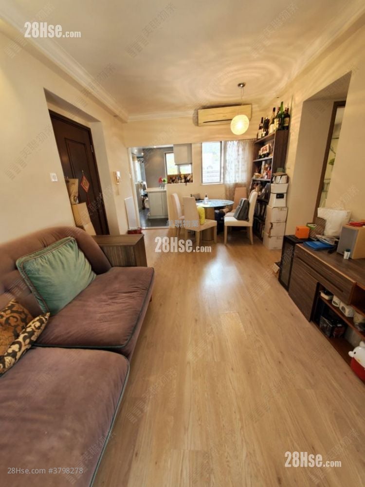 Hilary Court Sell 3 Bedrooms 659 ft²