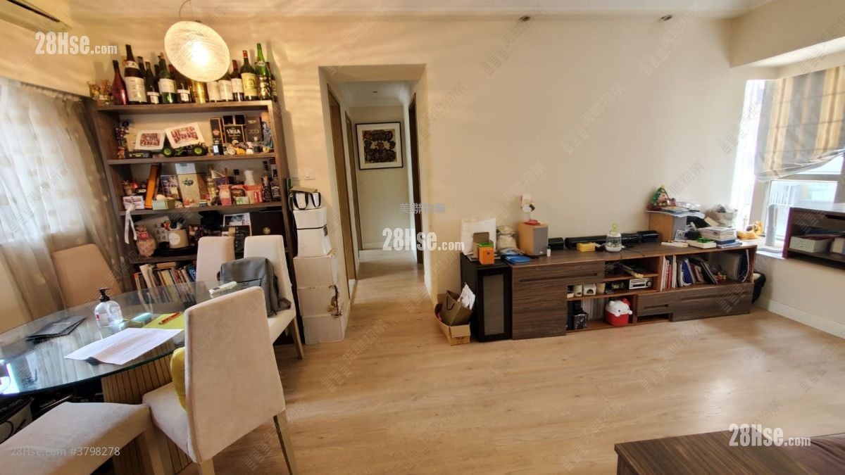 Hilary Court Sell 3 Bedrooms 659 ft²