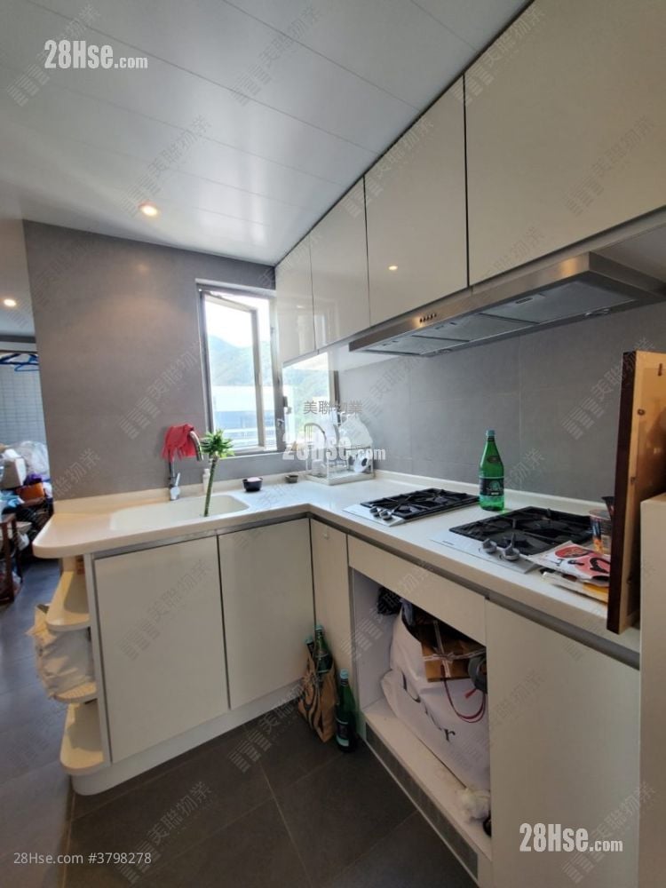 Hilary Court Sell 3 Bedrooms 659 ft²