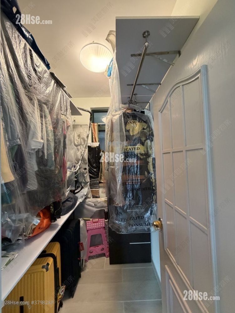 Villa Esplanada Sell 4 Bedrooms , 2 Bathrooms 829 ft²