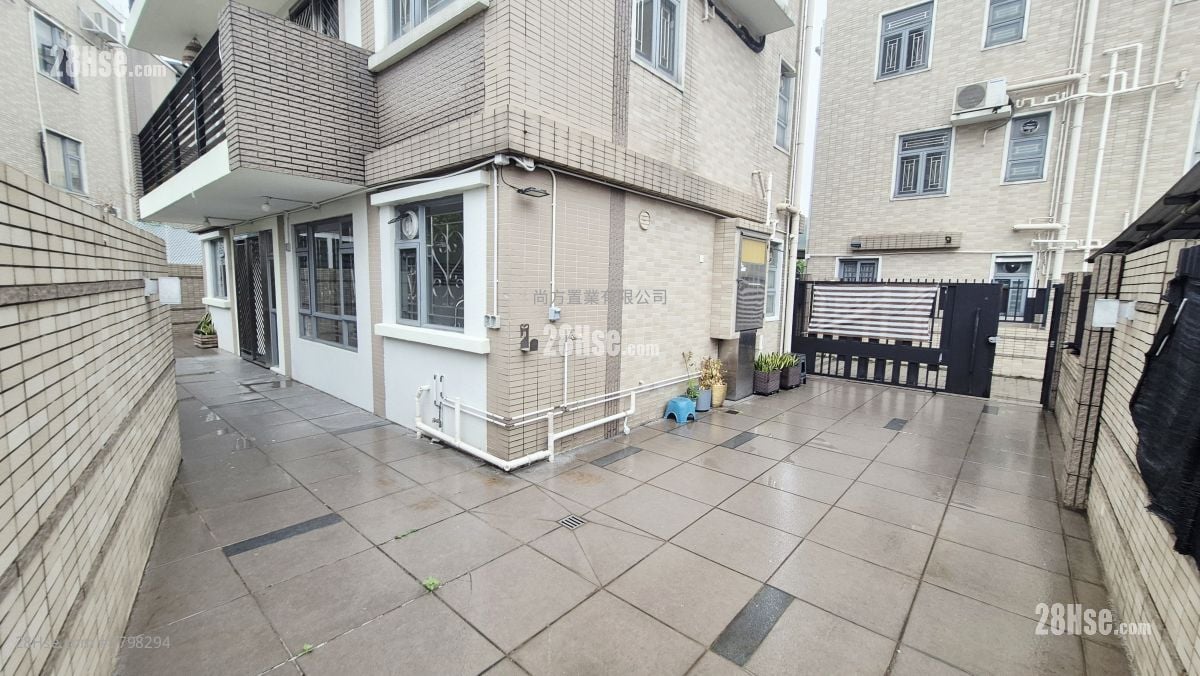 村屋 租盘 4 房 , 3 浴室 1,400 平方尺