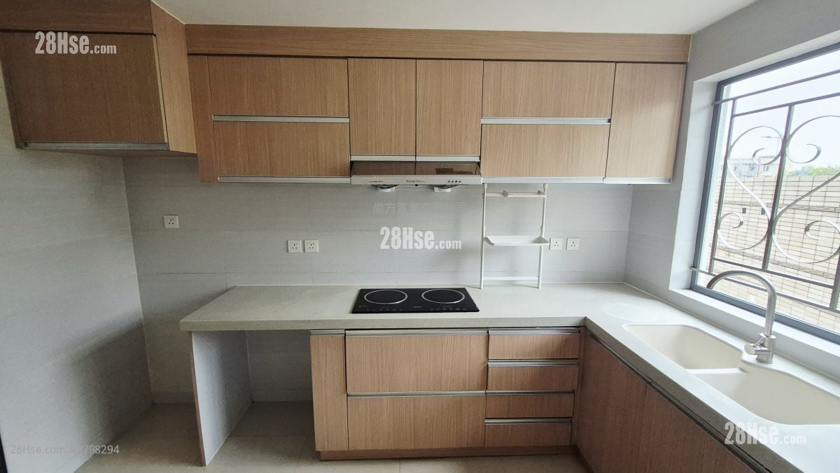 村屋 租盘 4 房 , 3 浴室 1,400 平方尺