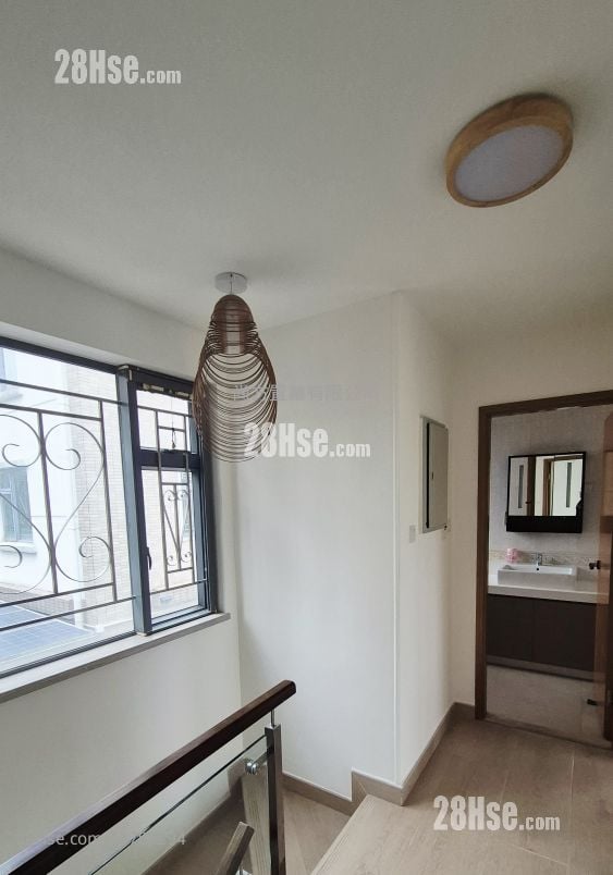 村屋 租盘 4 房 , 3 浴室 1,400 平方尺