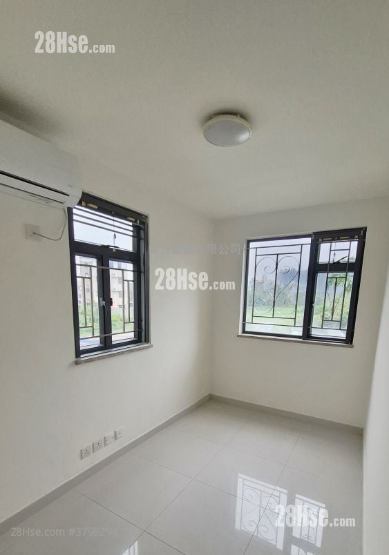 村屋 租盘 4 房 , 3 浴室 1,400 平方尺