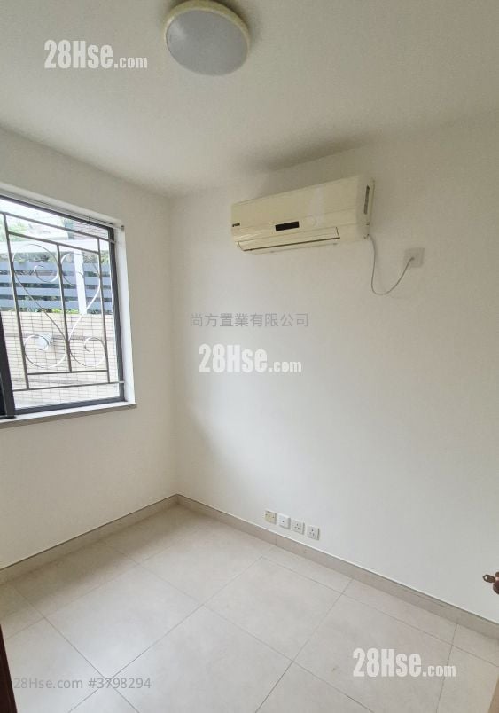 村屋 租盘 4 房 , 3 浴室 1,400 平方尺