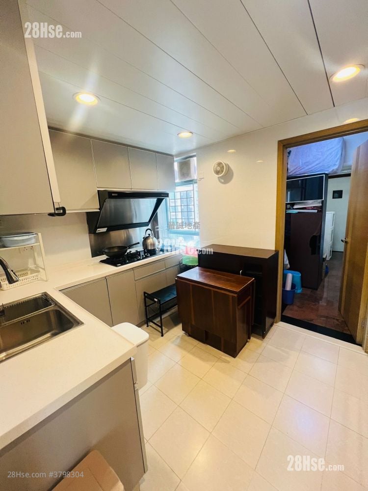 Peridot Court Sell 4 Bedrooms , 3 Bathrooms 1,155 ft²