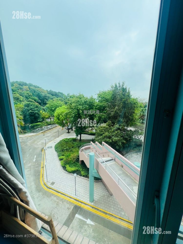 Peridot Court Sell 4 Bedrooms , 3 Bathrooms 1,155 ft²