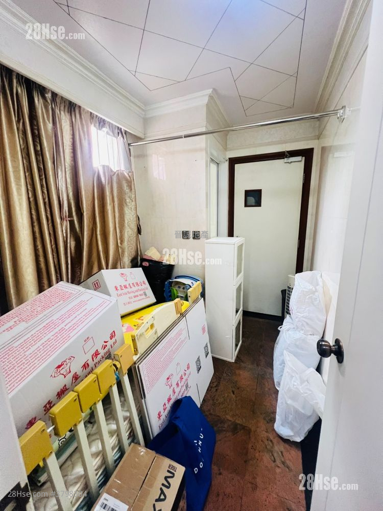 Peridot Court Sell 4 Bedrooms , 3 Bathrooms 1,155 ft²