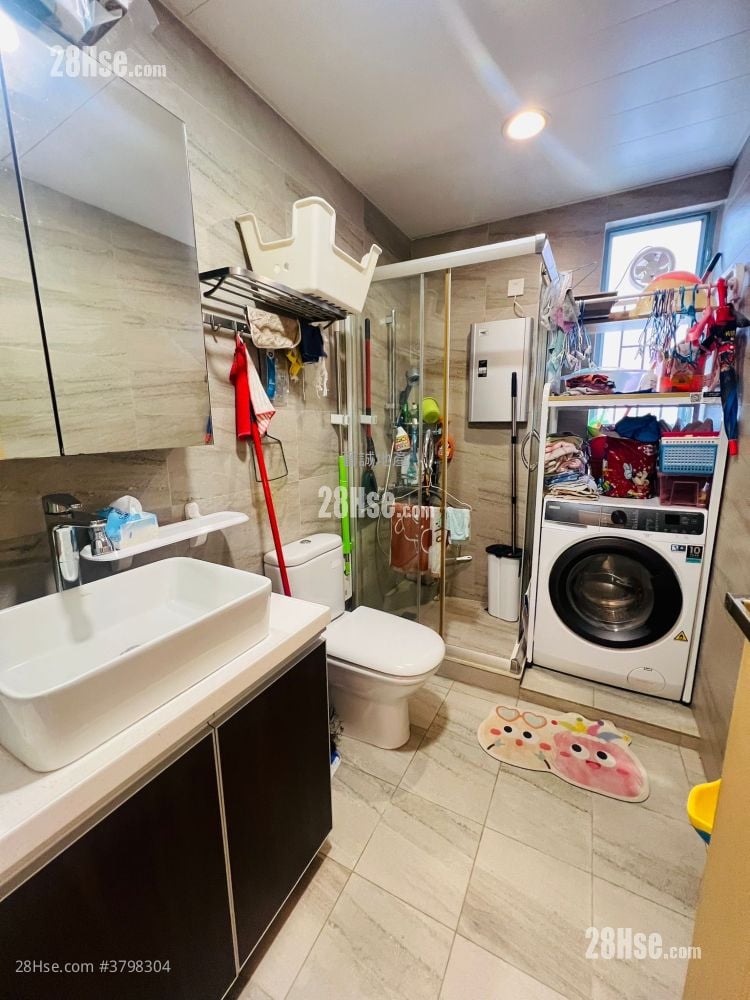 Peridot Court Sell 4 Bedrooms , 3 Bathrooms 1,155 ft²