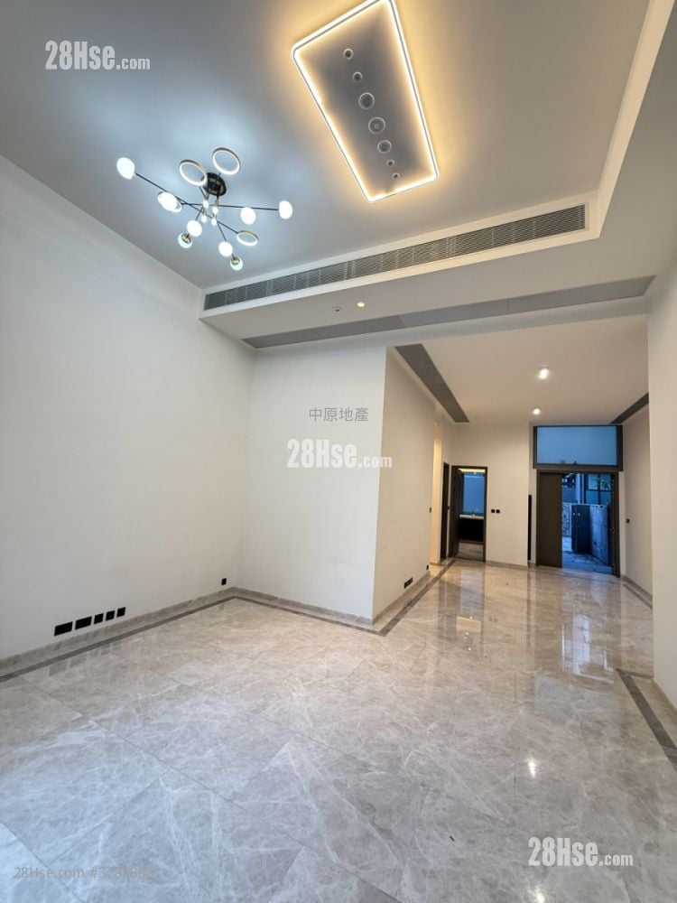 Le Pont Rental 2,741 ft²