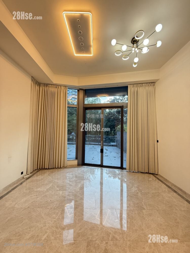 Le Pont Rental 2,741 ft²