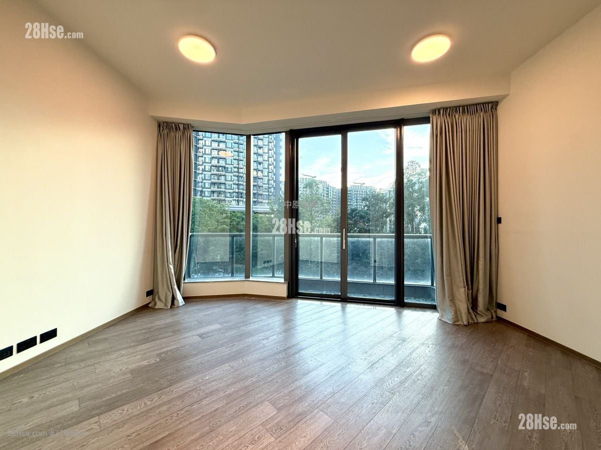 Le Pont Rental 2,741 ft²