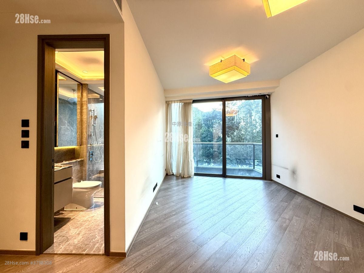 Le Pont Rental 2,741 ft²