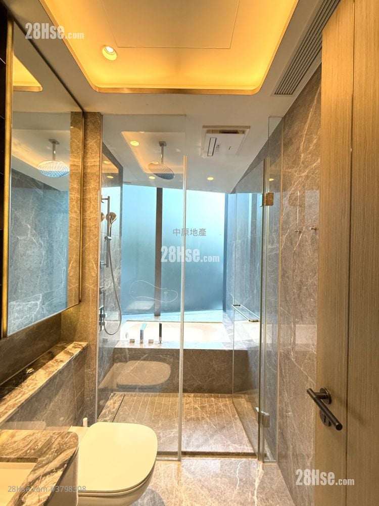 Le Pont Rental 2,741 ft²