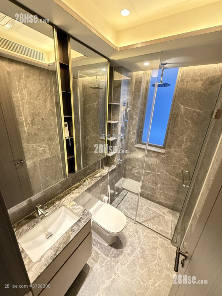 Le Pont Rental 2,741 ft²