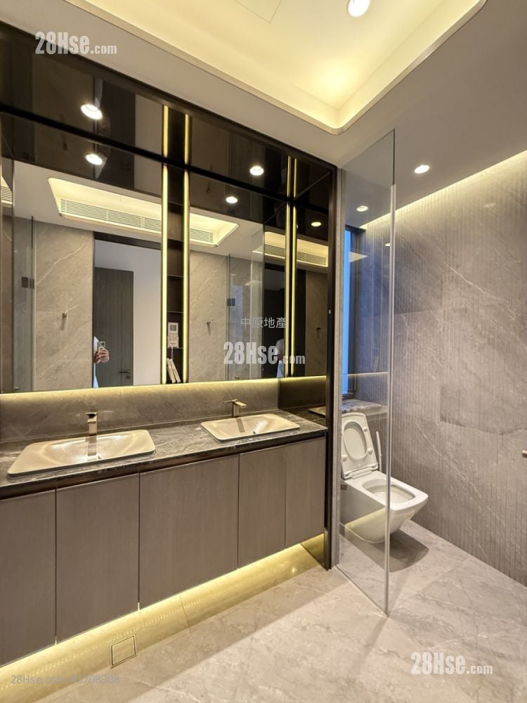 Le Pont Rental 2,741 ft²