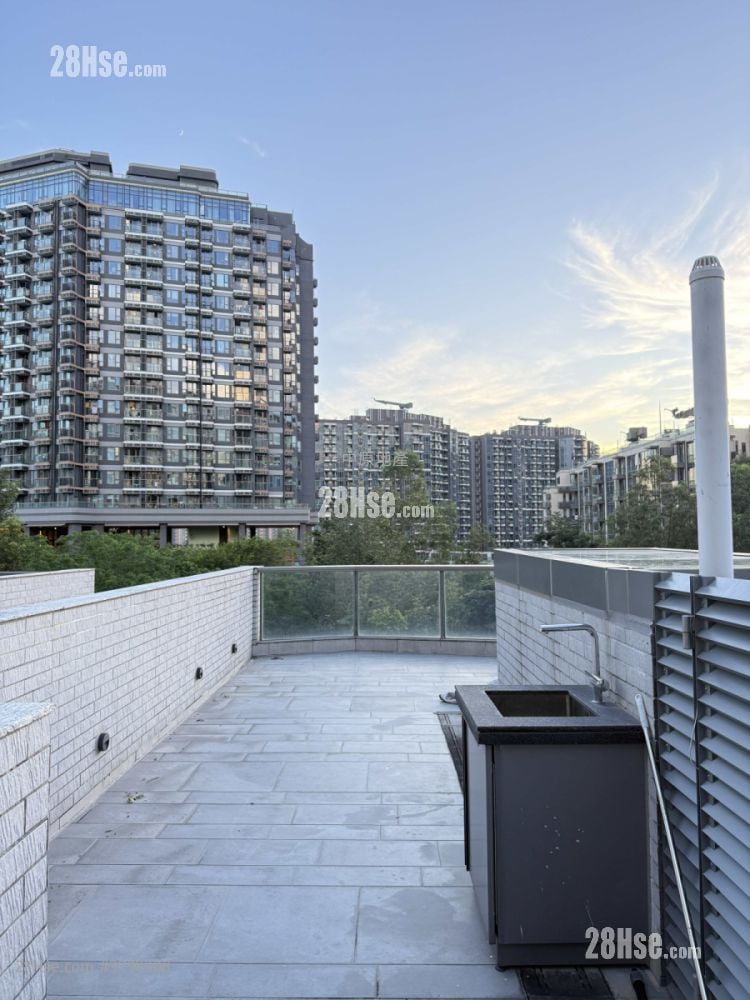 Le Pont Rental 2,741 ft²