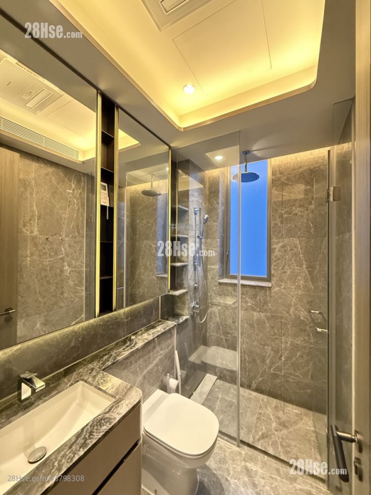 Le Pont Rental 2,741 ft²