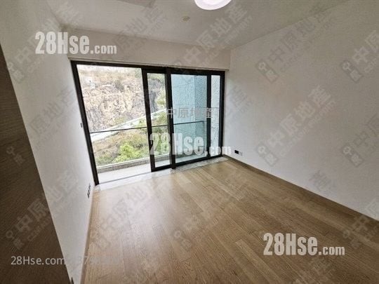 Peak Castle Rental 3,231 ft²