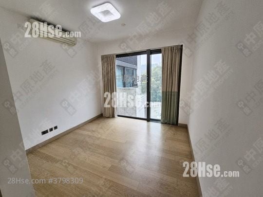 Peak Castle Rental 3,231 ft²