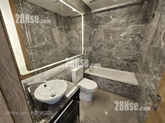 Peak Castle Rental 3,231 ft²