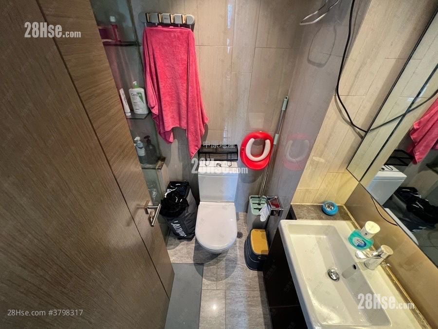 The Reach Sell 2 Bedrooms 443 ft²