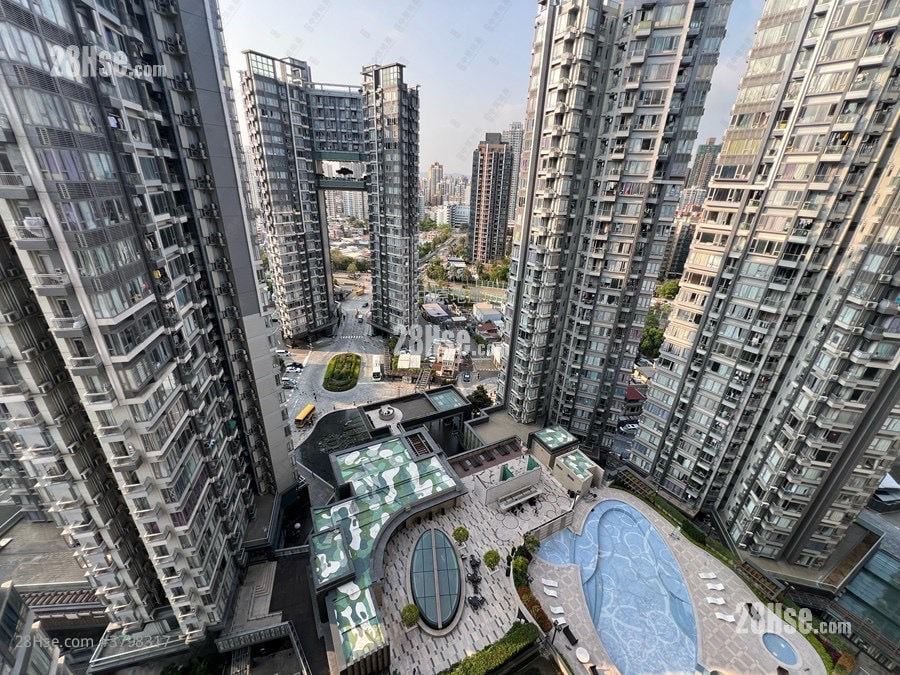 The Reach Sell 2 Bedrooms 443 ft²