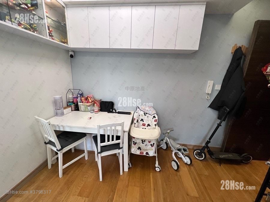 The Reach Sell 2 Bedrooms 443 ft²