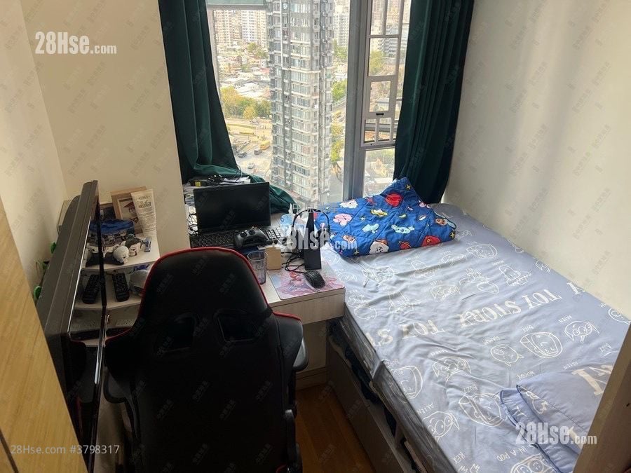 The Reach Sell 2 Bedrooms 443 ft²